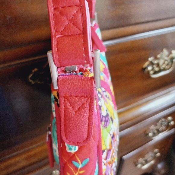 VERA Bradley Mini Vivian Crossbody Rumba Quilted Bag - Picture 11 of 12
